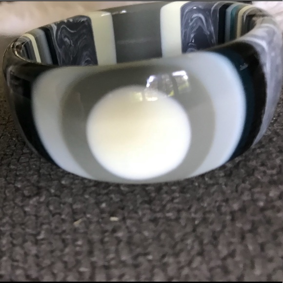 Bangle bracelet - Picture 7 of 7